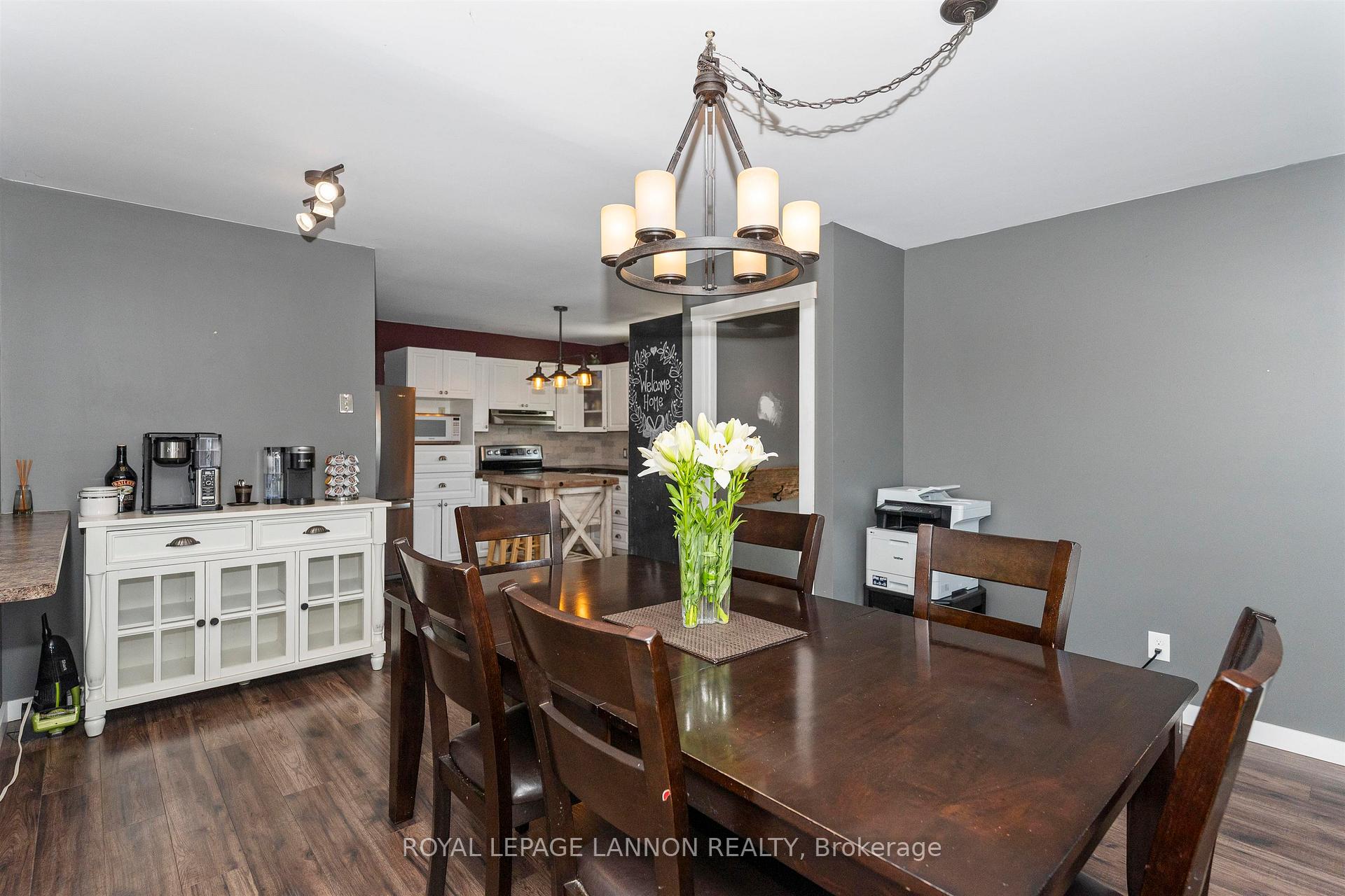 Photo 10 of 138 Iris Cres., Thunder Bay, Dawson Heights — HOMEH