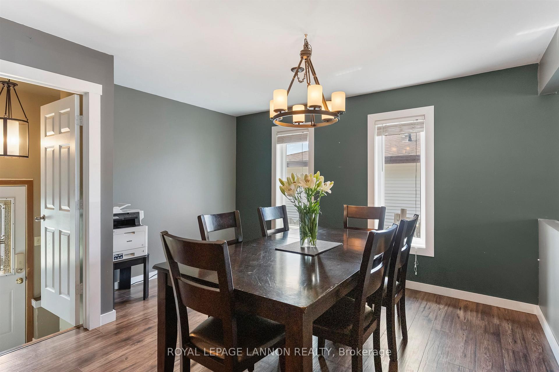 Photo 17 of 138 Iris Cres., Thunder Bay, Dawson Heights — HOMEH