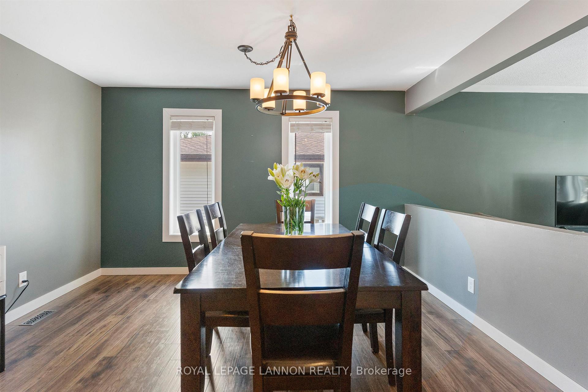 Photo 18 of 138 Iris Cres., Thunder Bay, Dawson Heights — HOMEH