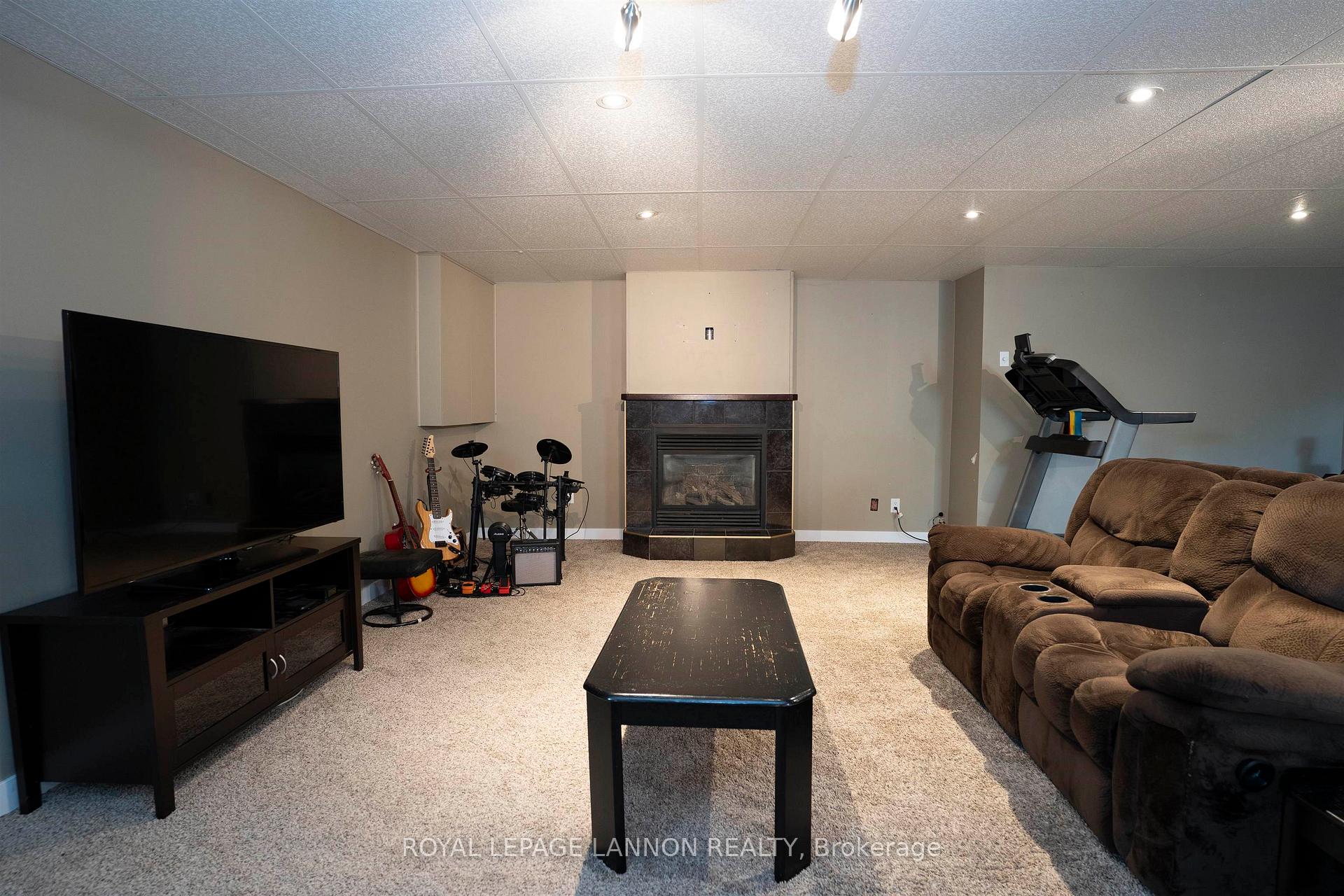 Photo 31 of 138 Iris Cres., Thunder Bay, Dawson Heights — HOMEH