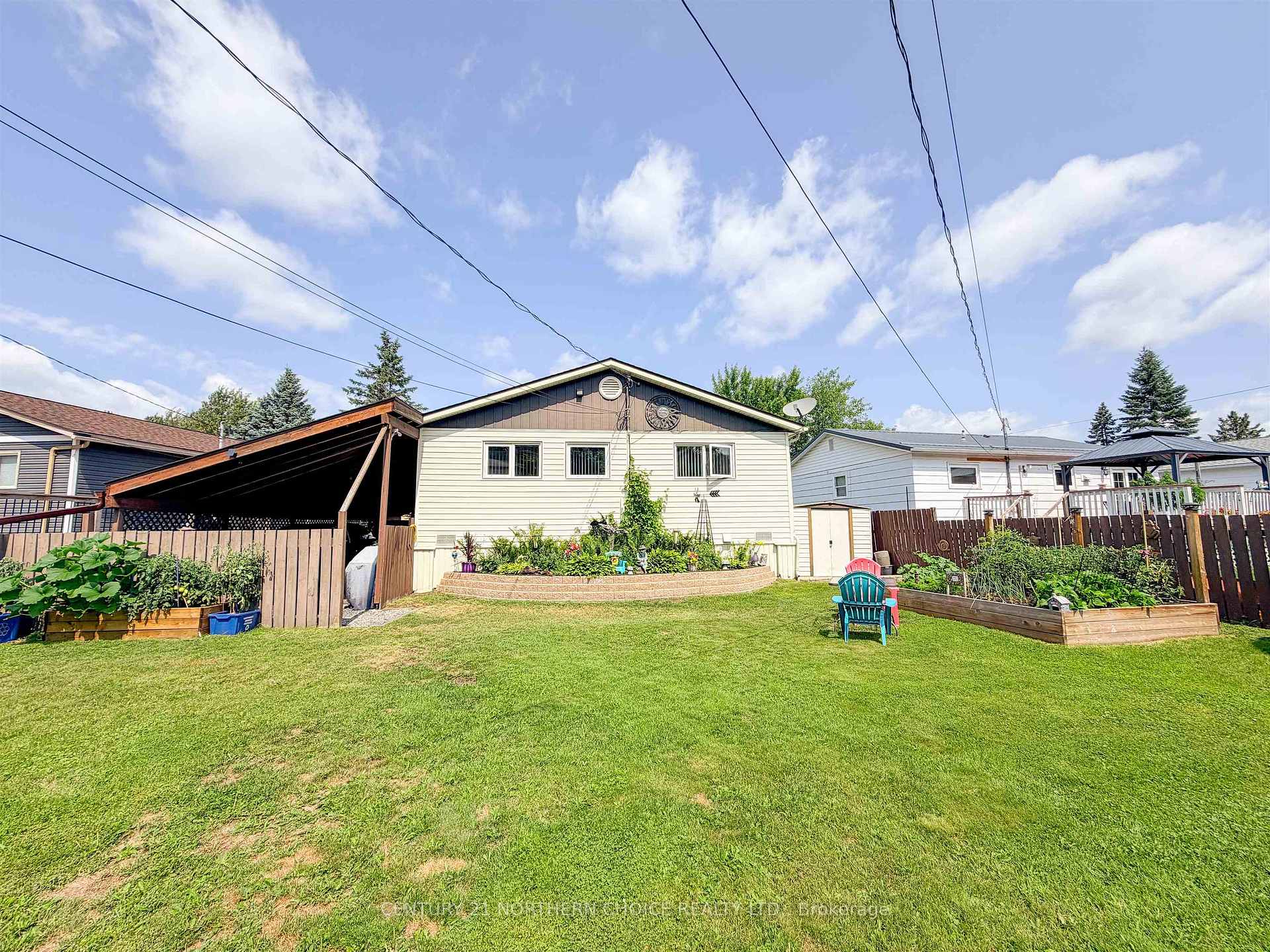 Photo 2 of 917 Valley Drive, Kenora, Evergreen — HOMEH