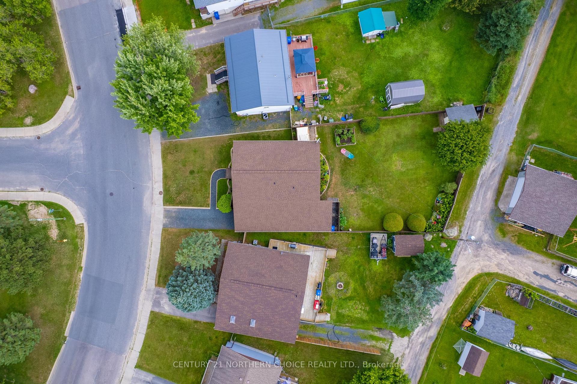 Photo 6 of 917 Valley Drive, Kenora, Evergreen — HOMEH