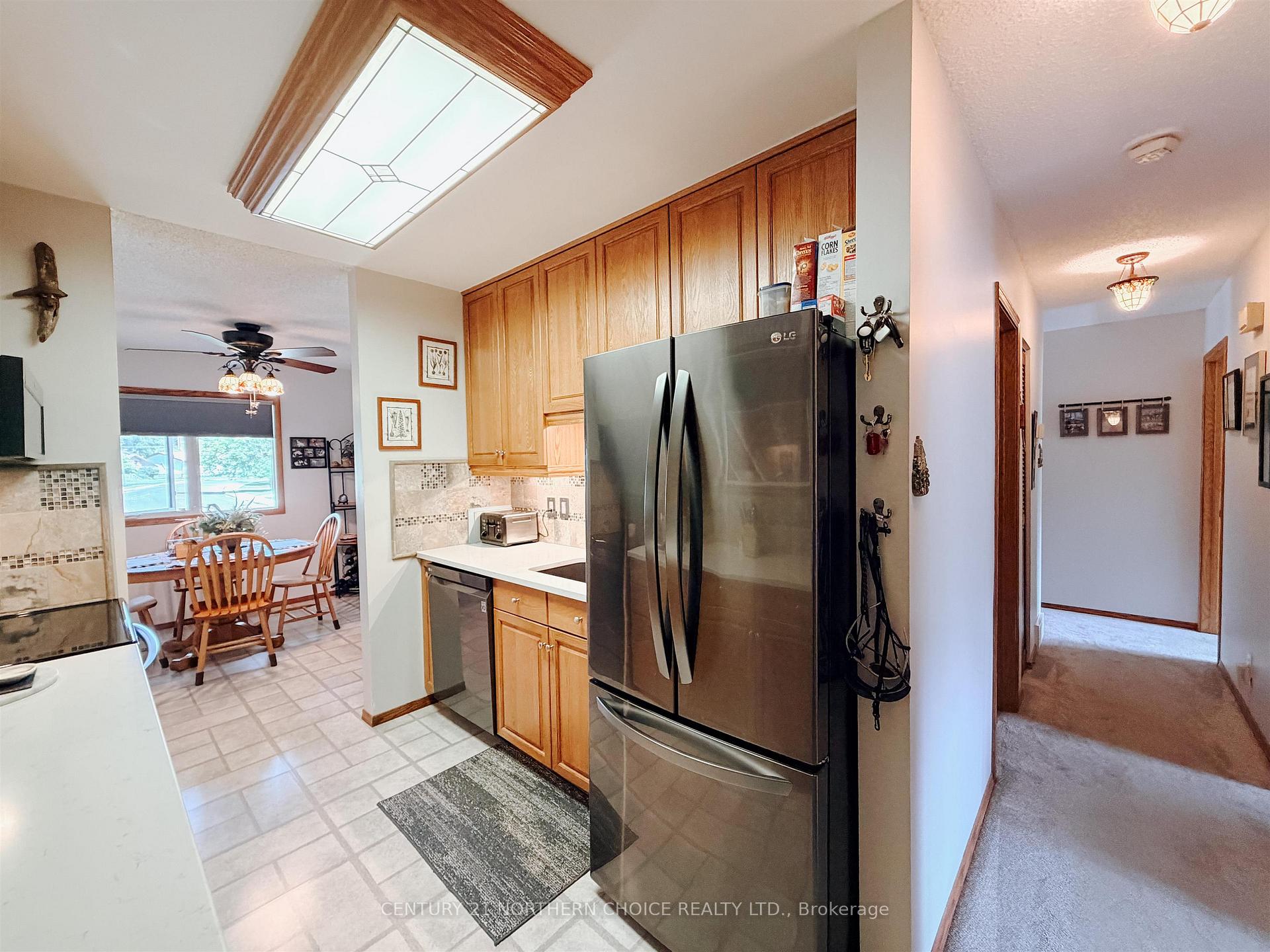Photo 10 of 917 Valley Drive, Kenora, Evergreen — HOMEH