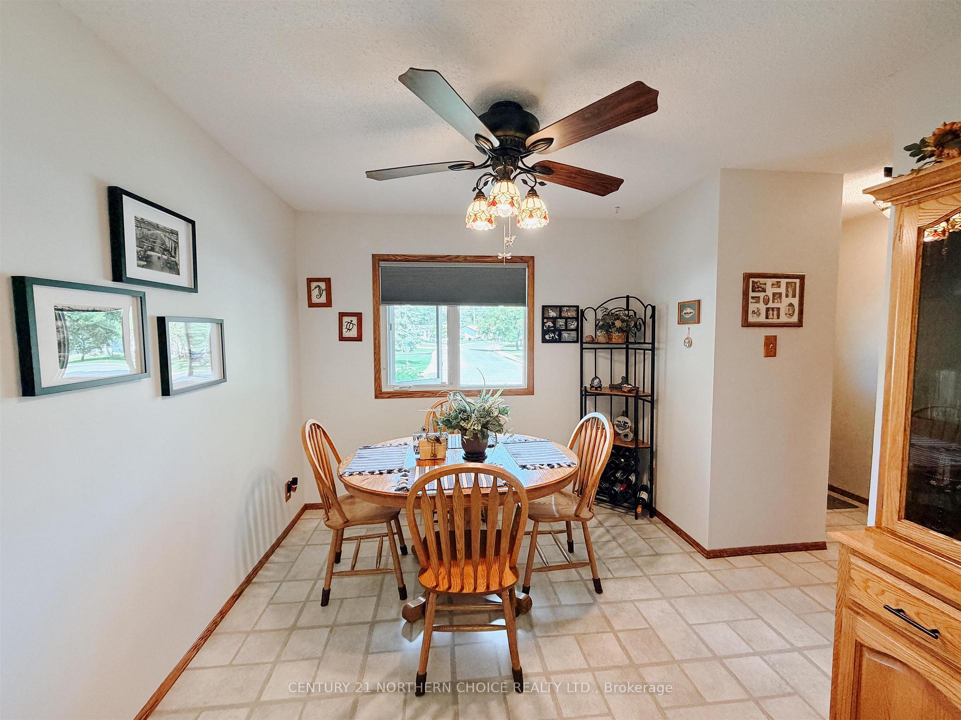 Photo 13 of 917 Valley Drive, Kenora, Evergreen — HOMEH