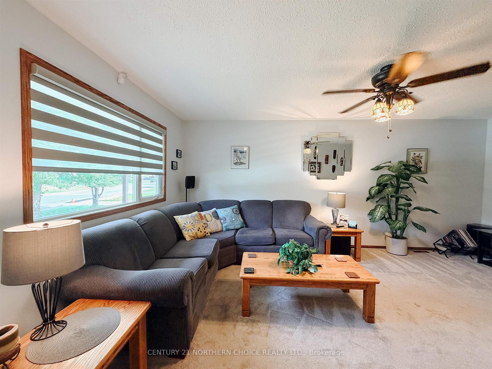 Photo 15 of 917 Valley Drive, Kenora, Evergreen — HOMEH