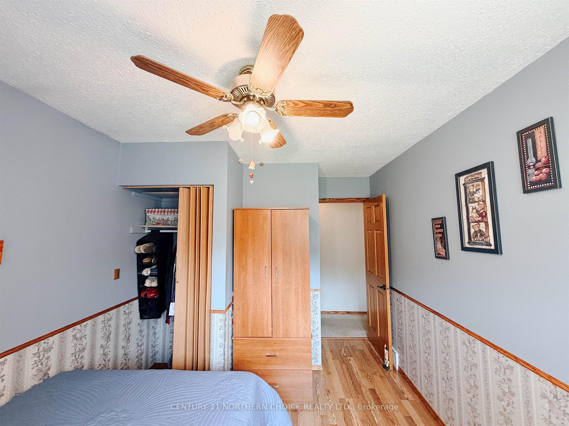 Photo 24 of 917 Valley Drive, Kenora, Evergreen — HOMEH