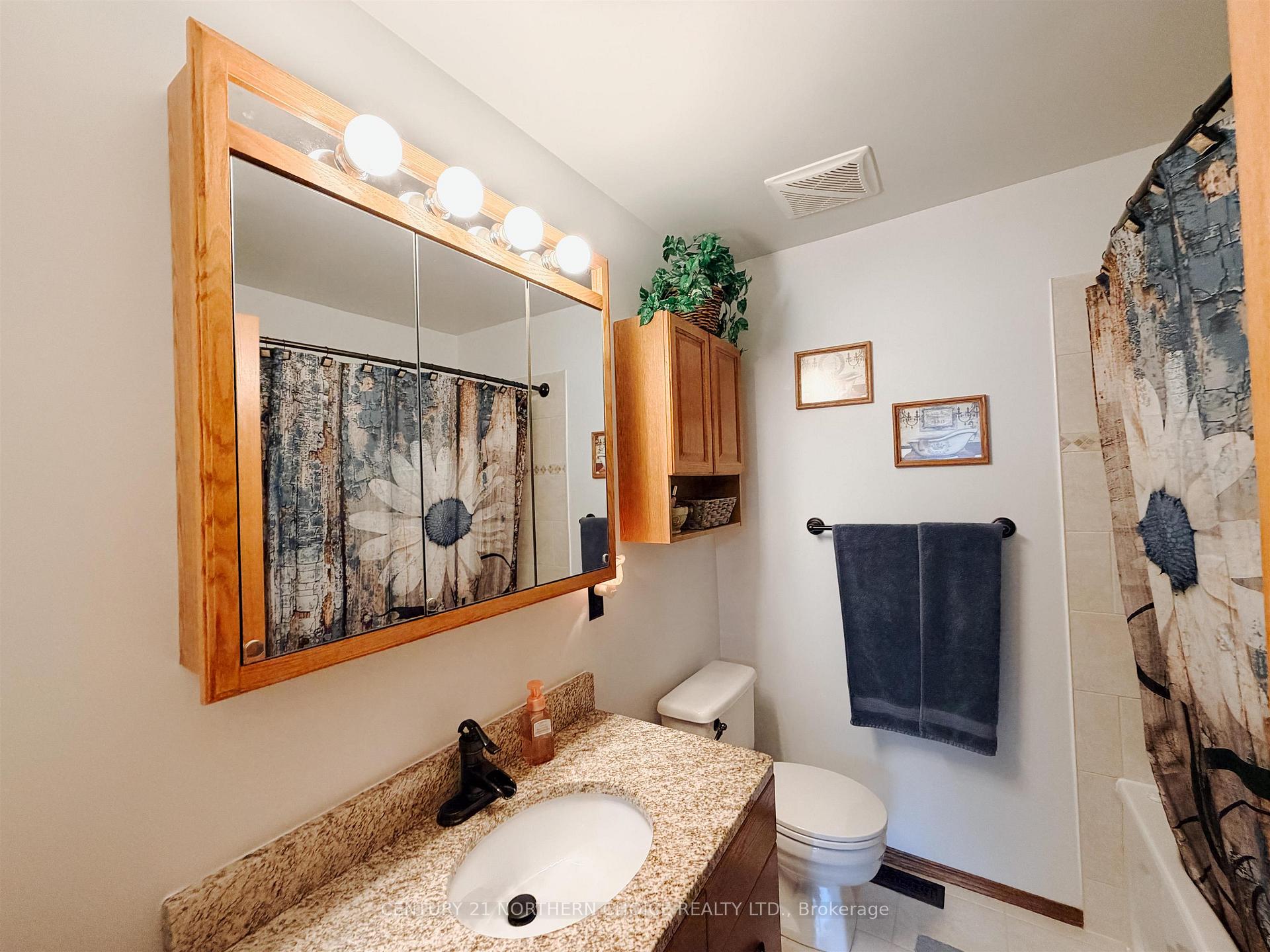 Photo 26 of 917 Valley Drive, Kenora, Evergreen — HOMEH