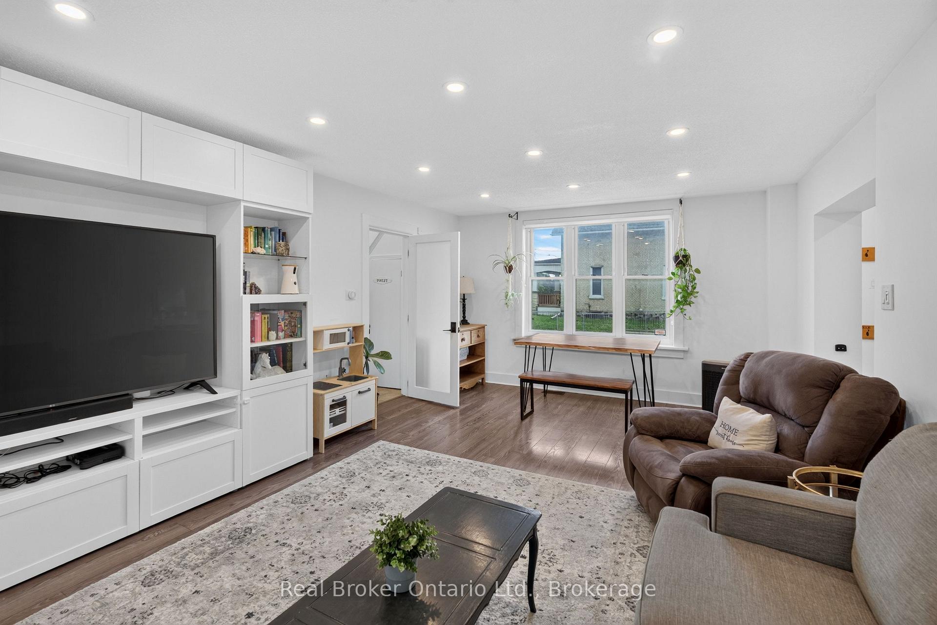Photo 13 of 155 Lancaster Street W, Kitchener, Civic Centre — HOMEH