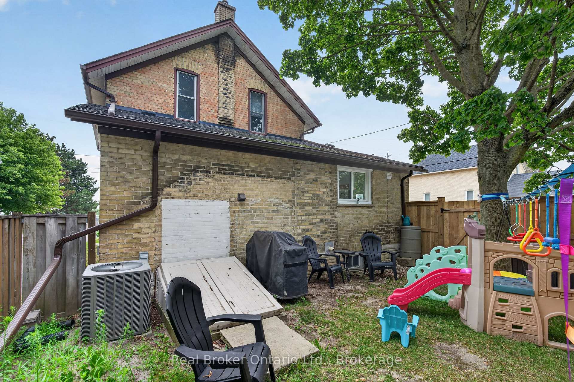 Photo 32 of 155 Lancaster Street W, Kitchener, Civic Centre — HOMEH