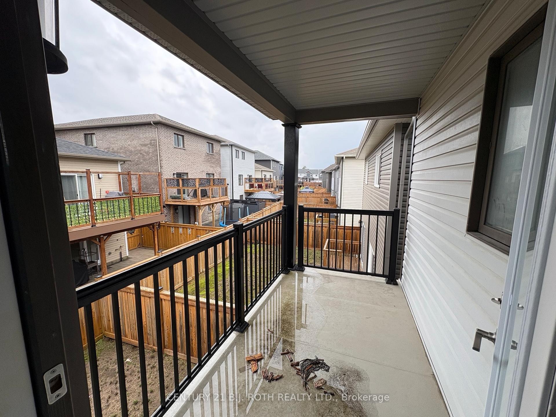 Photo 18 of 34 Alaskan Heights, Barrie, Rural Barrie Southwest — HOMEH