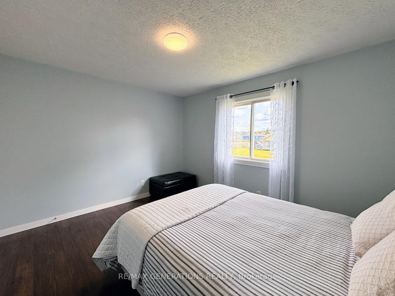 Photo 11 of 25 Brooks Street, Manitouwadge — HOMEH