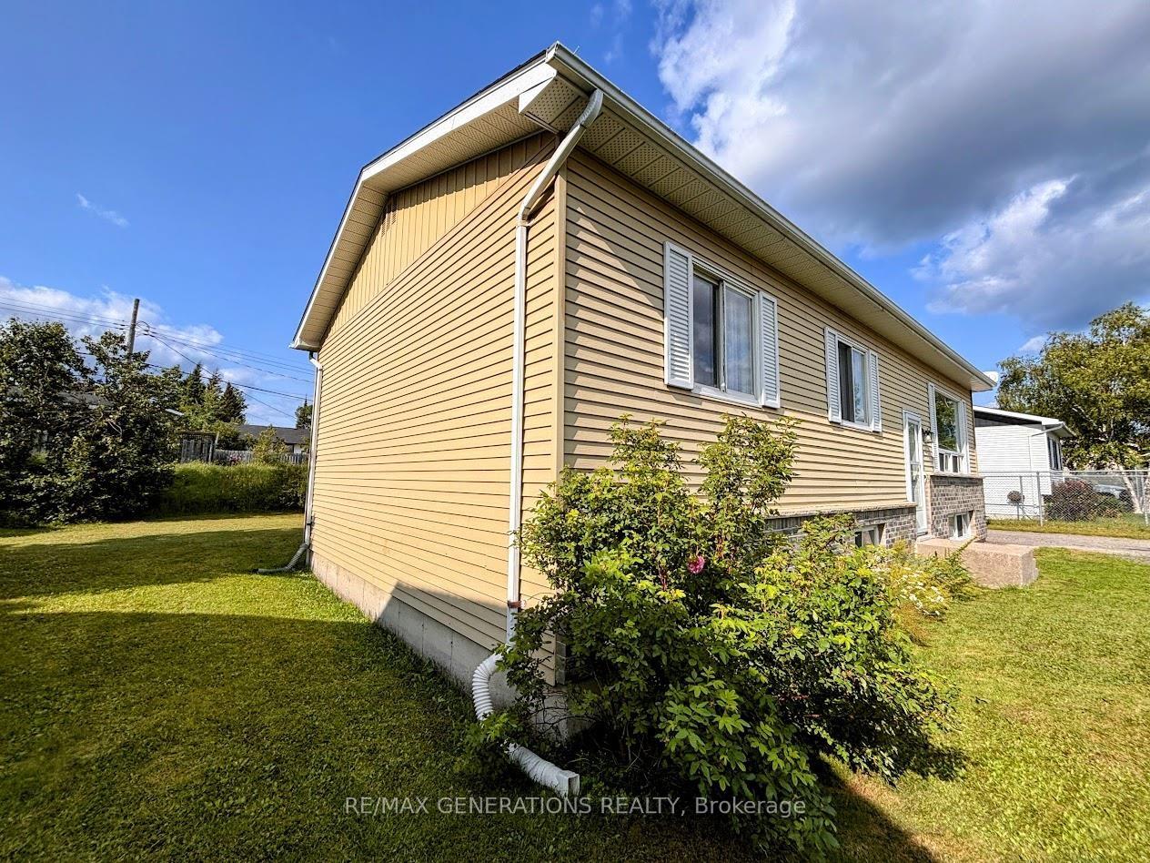 Photo 29 of 25 Brooks Street, Manitouwadge — HOMEH