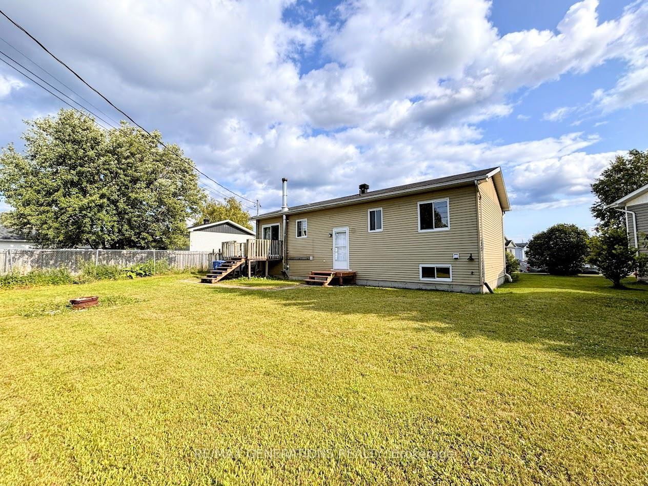 Photo 31 of 25 Brooks Street, Manitouwadge — HOMEH