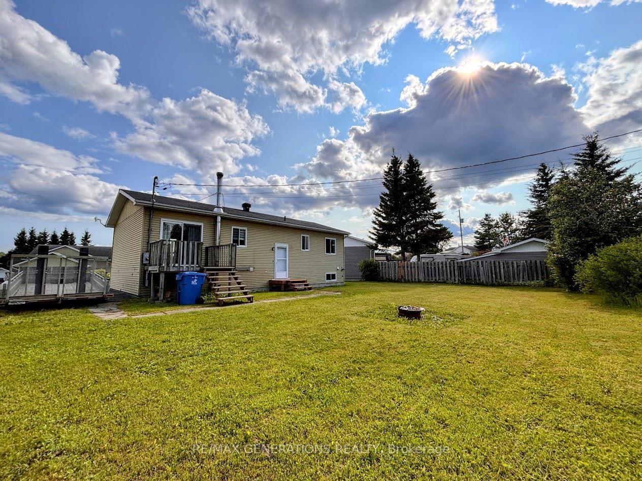 Photo 32 of 25 Brooks Street, Manitouwadge — HOMEH