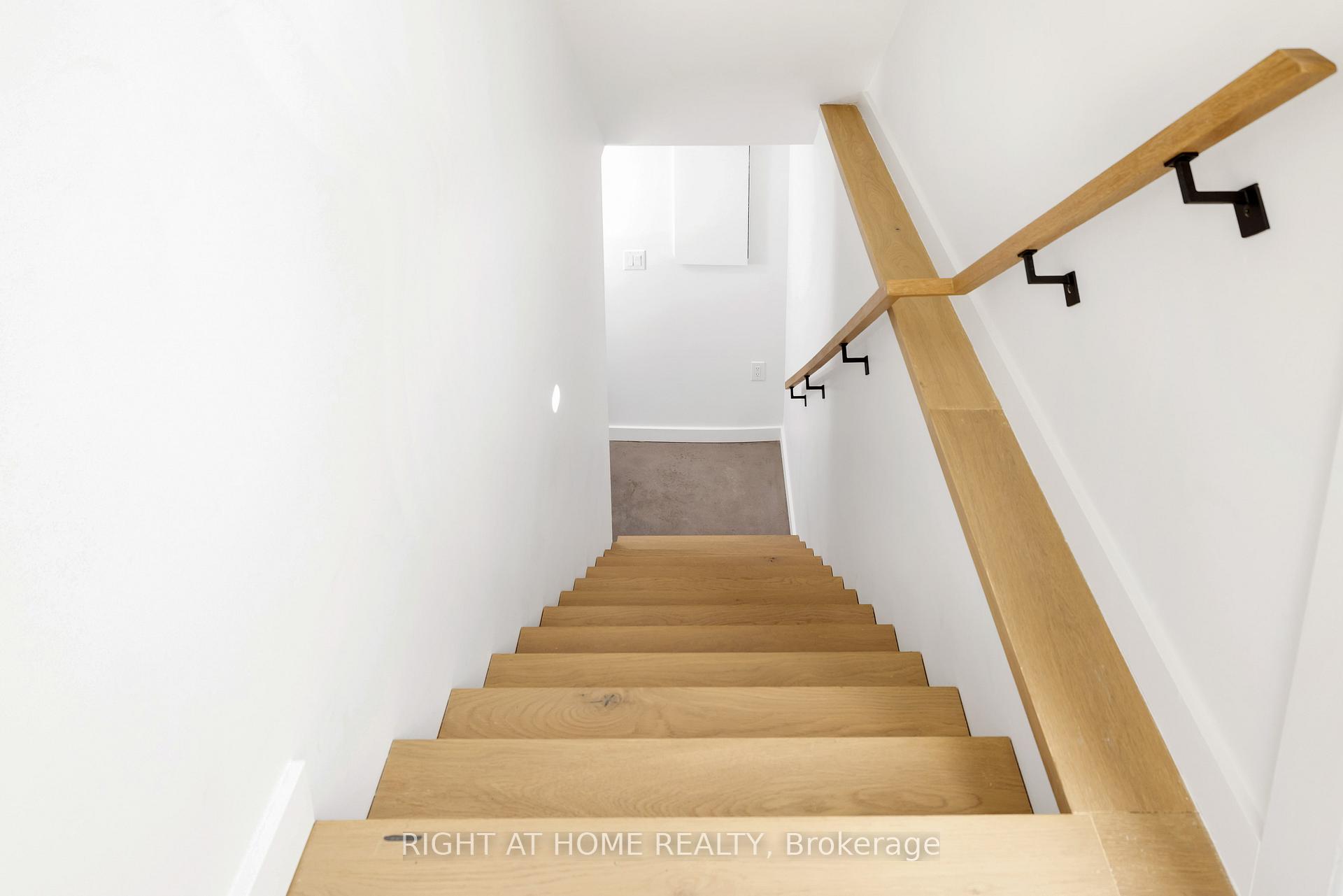 Photo 10 of Unit Unit #4, 86 Lansdowne Avenue, Toronto, Roncesvalles — HOMEH