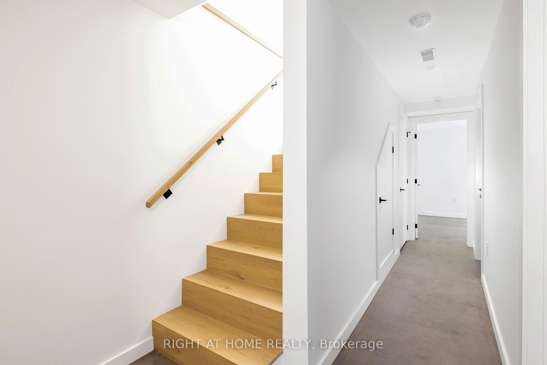 Photo 12 of Unit Unit #4, 86 Lansdowne Avenue, Toronto, Roncesvalles — HOMEH