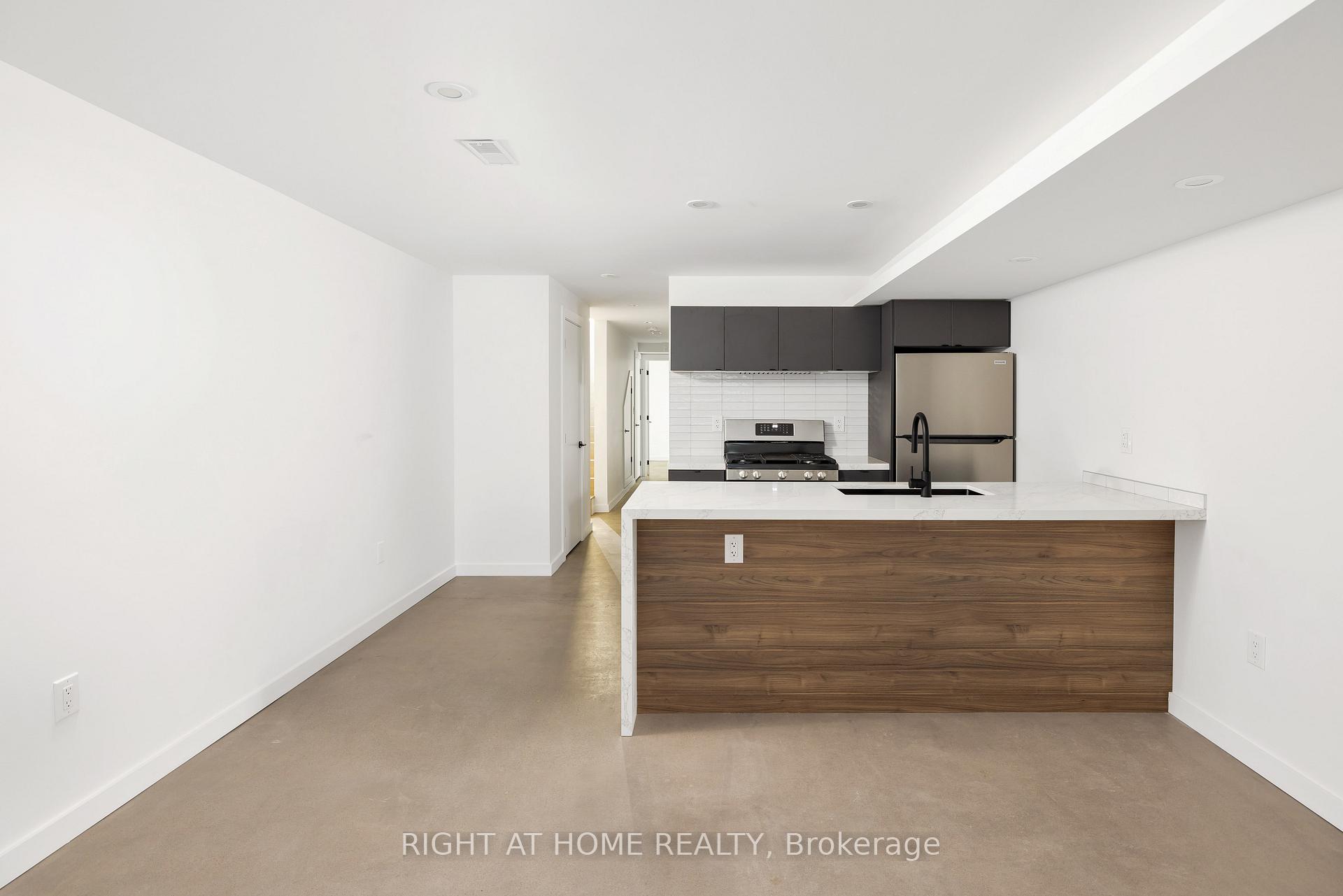 Photo 4 of Unit Unit #4, 86 Lansdowne Avenue, Toronto, Roncesvalles — HOMEH