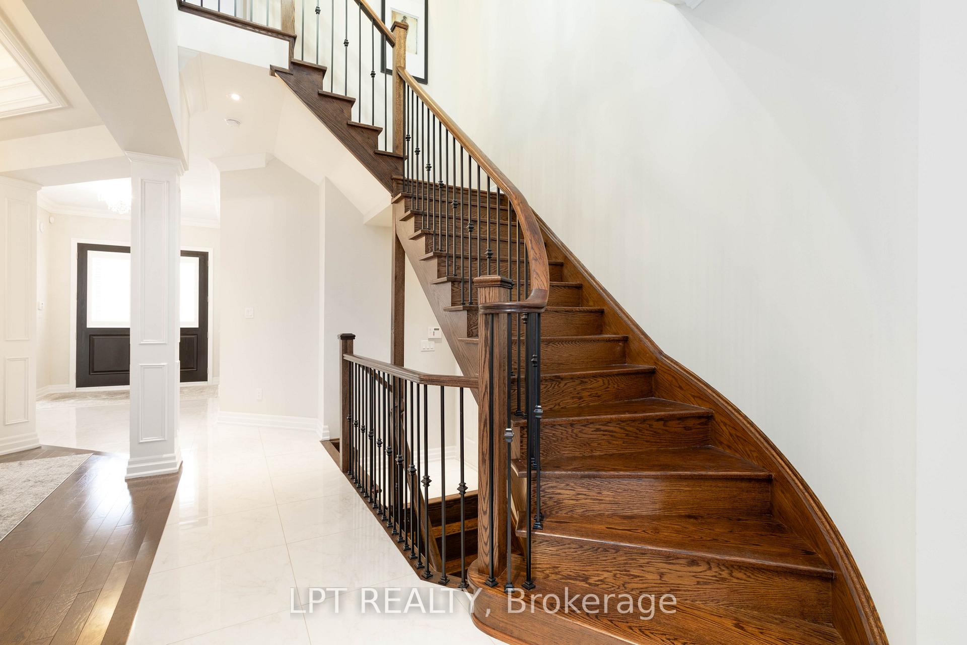 Photo 14 of 113 Burns Boulevard, King, King City — HOMEH