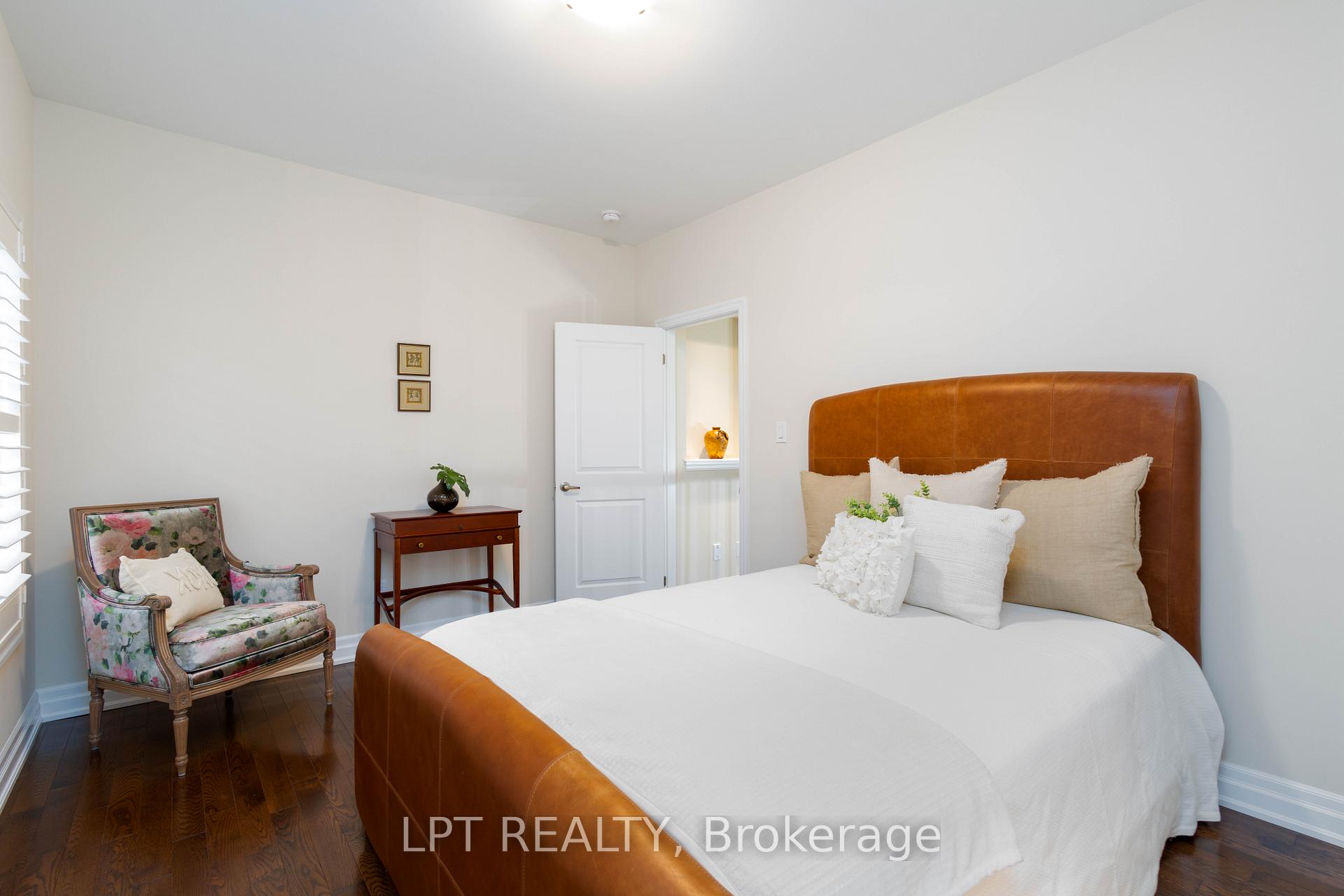 Photo 23 of 113 Burns Boulevard, King, King City — HOMEH