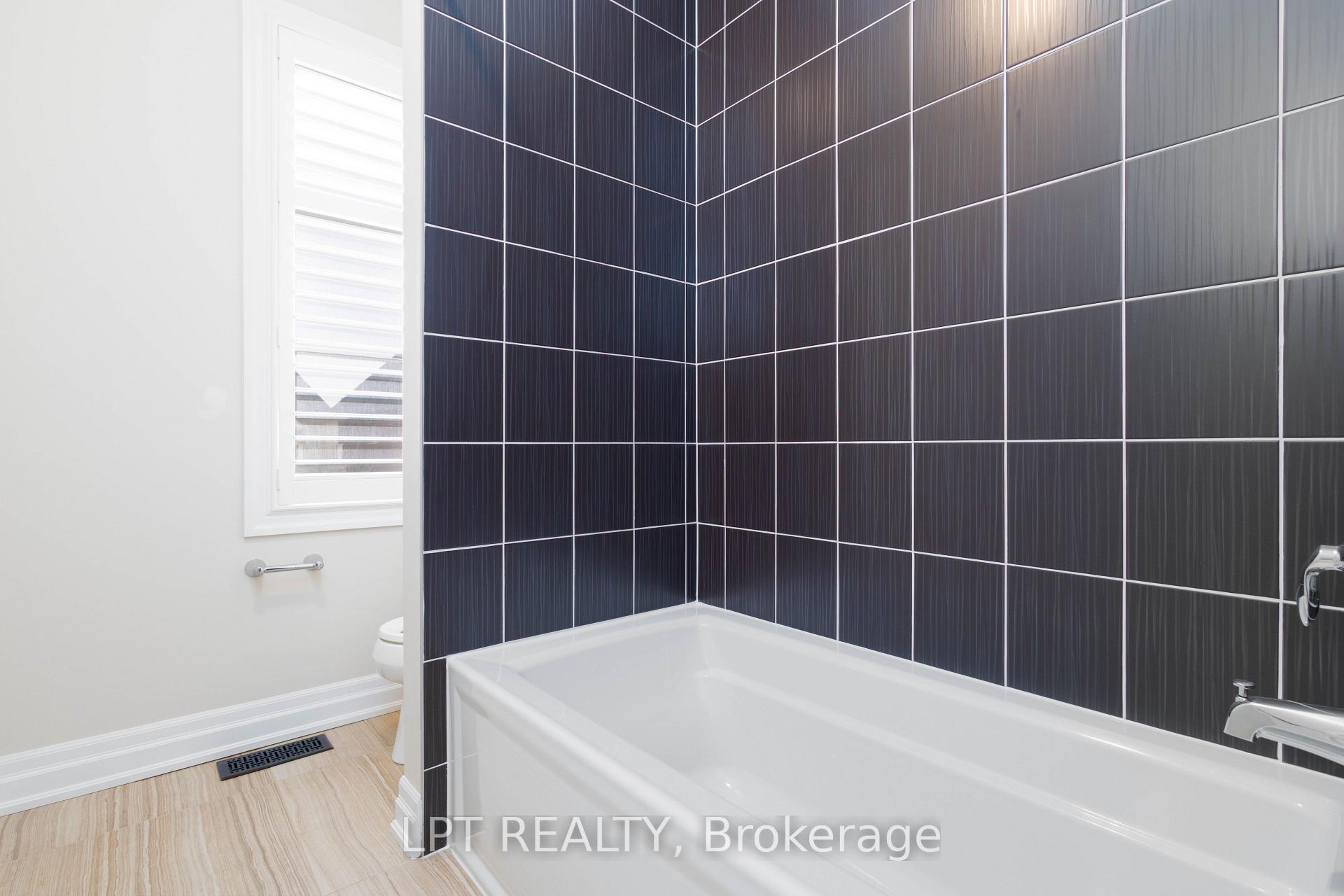 Photo 25 of 113 Burns Boulevard, King, King City — HOMEH
