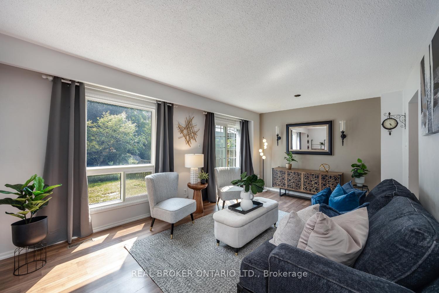 Photo 9 of 400 Wickham Court, Oshawa, Eastdale — HOMEH