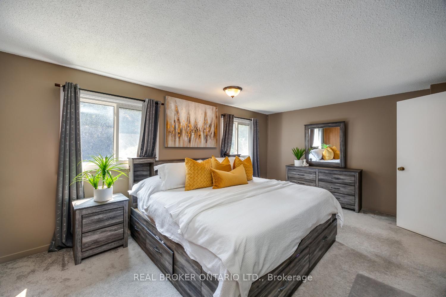 Photo 14 of 400 Wickham Court, Oshawa, Eastdale — HOMEH