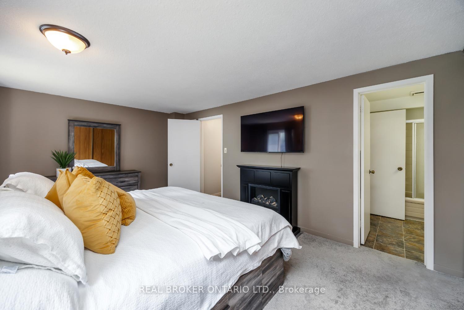 Photo 15 of 400 Wickham Court, Oshawa, Eastdale — HOMEH