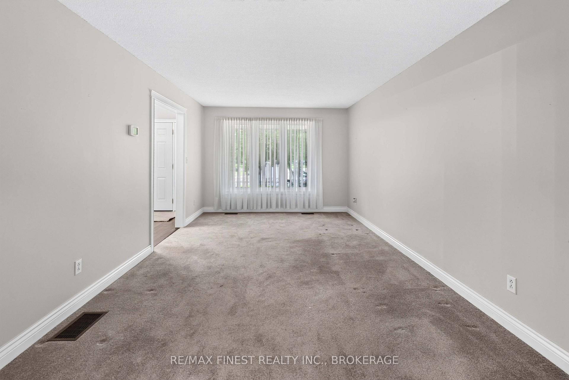 Photo 6 of 886 Bridle Path Crescent, Kingston, North of Taylor-Kidd Blvd — HOMEH