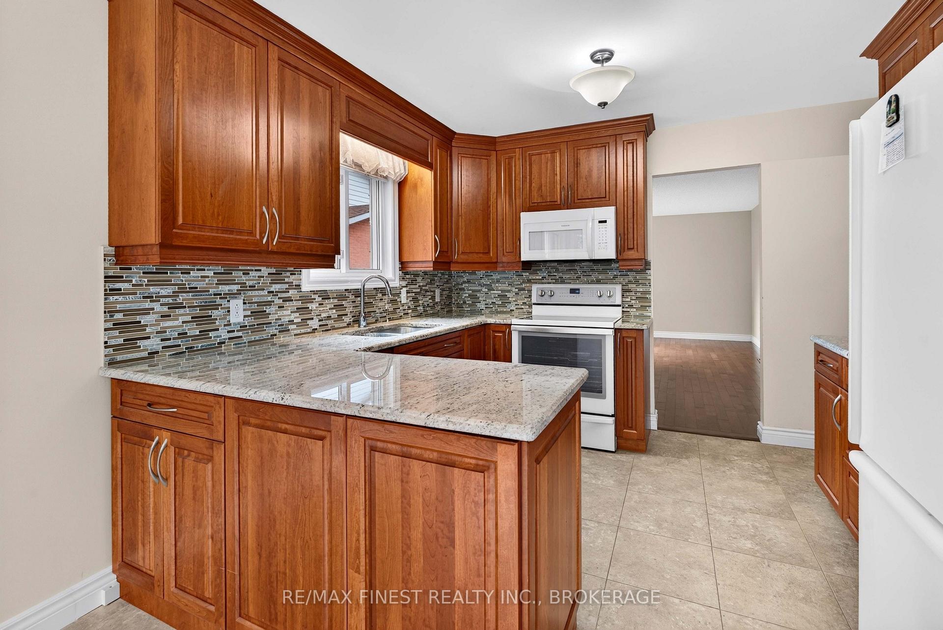 Photo 16 of 886 Bridle Path Crescent, Kingston, North of Taylor-Kidd Blvd — HOMEH
