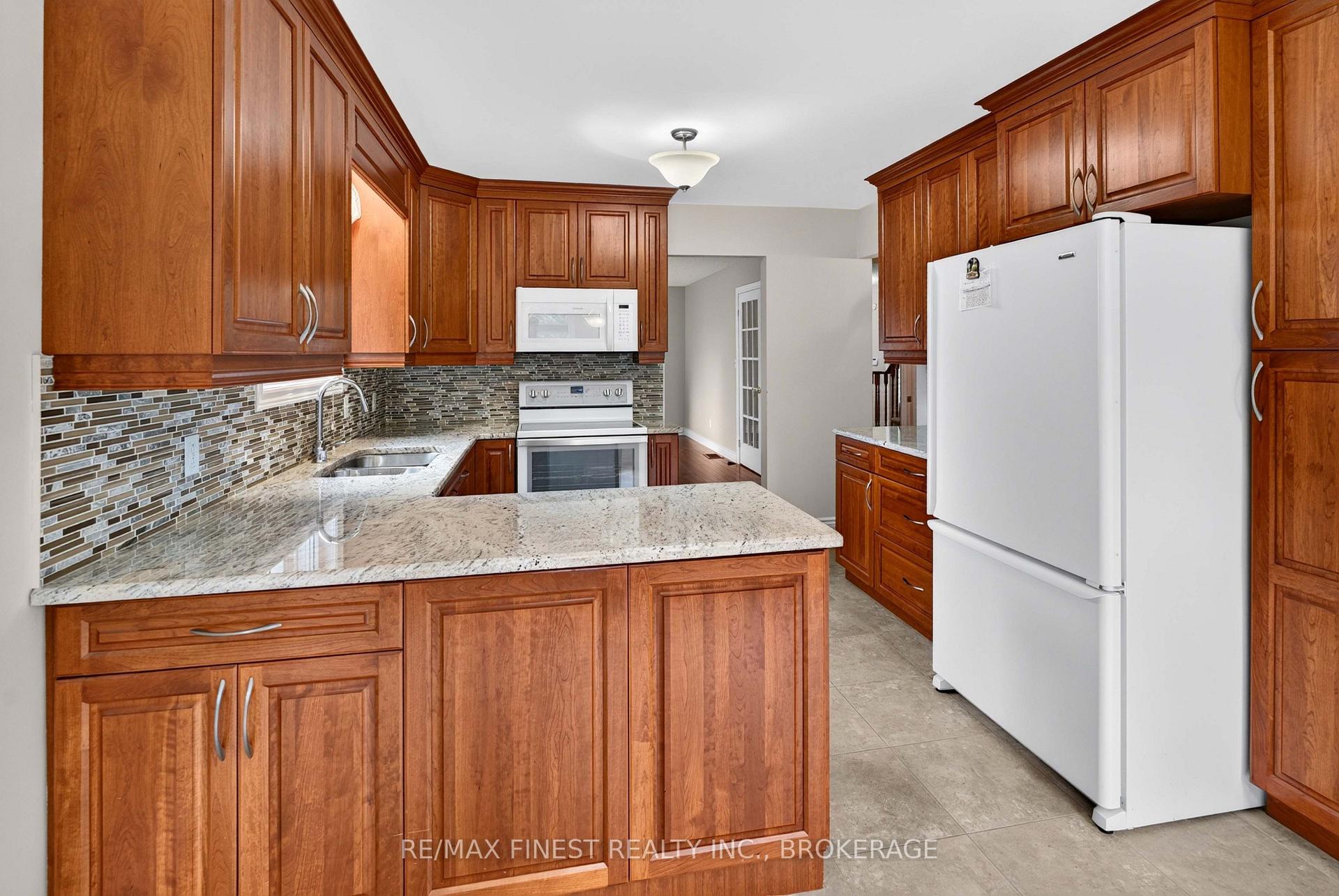 Photo 17 of 886 Bridle Path Crescent, Kingston, North of Taylor-Kidd Blvd — HOMEH