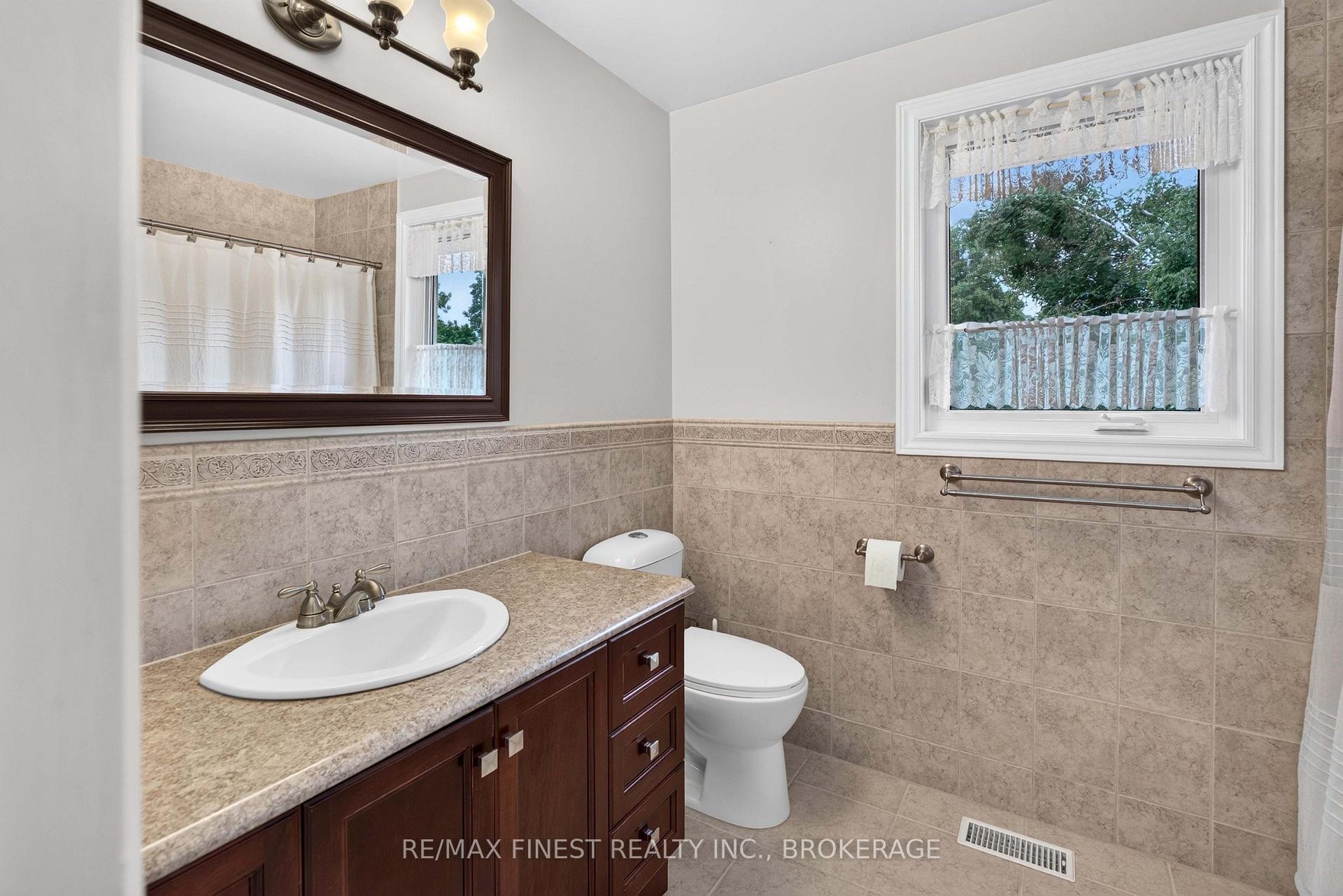 Photo 29 of 886 Bridle Path Crescent, Kingston, North of Taylor-Kidd Blvd — HOMEH