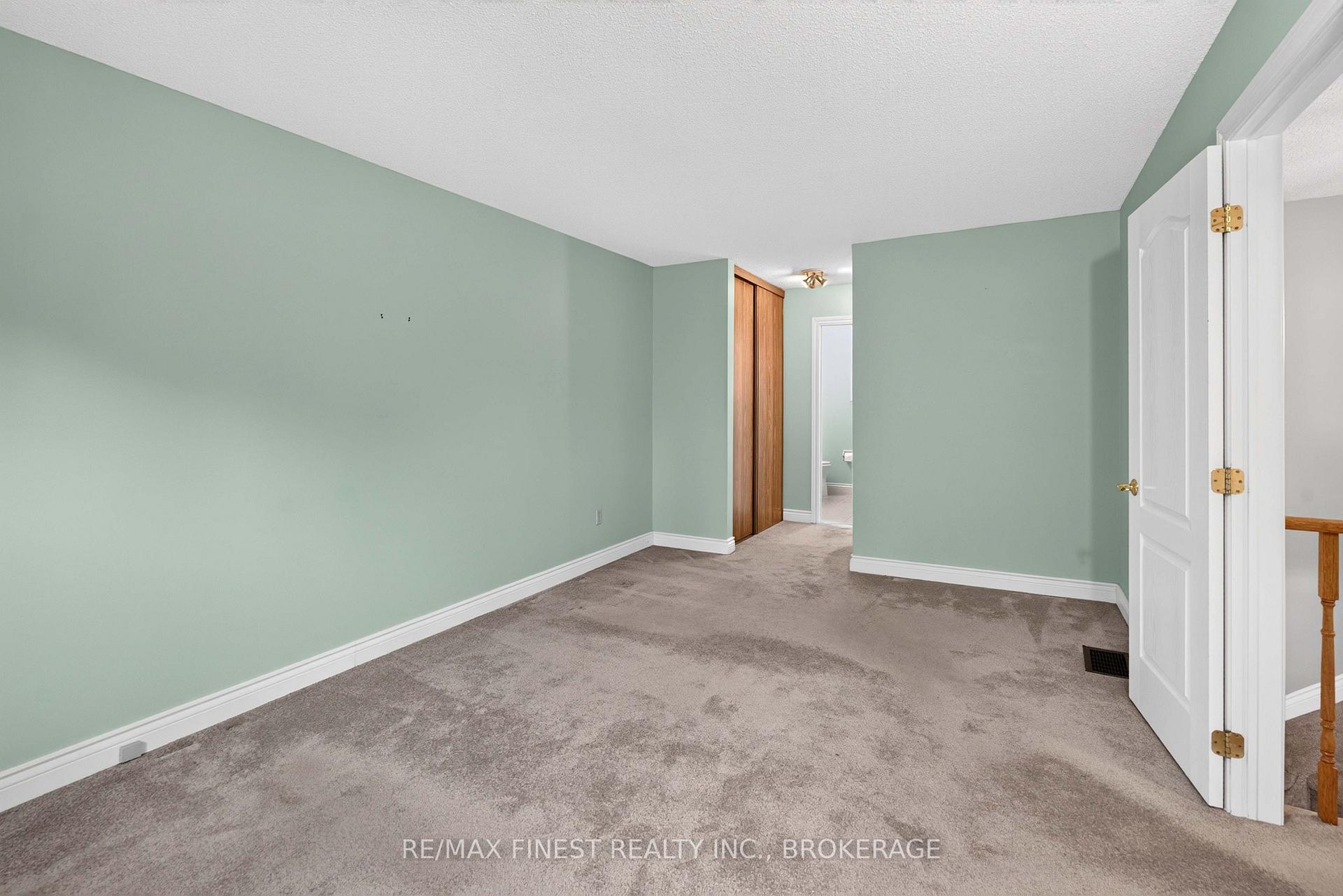 Photo 32 of 886 Bridle Path Crescent, Kingston, North of Taylor-Kidd Blvd — HOMEH