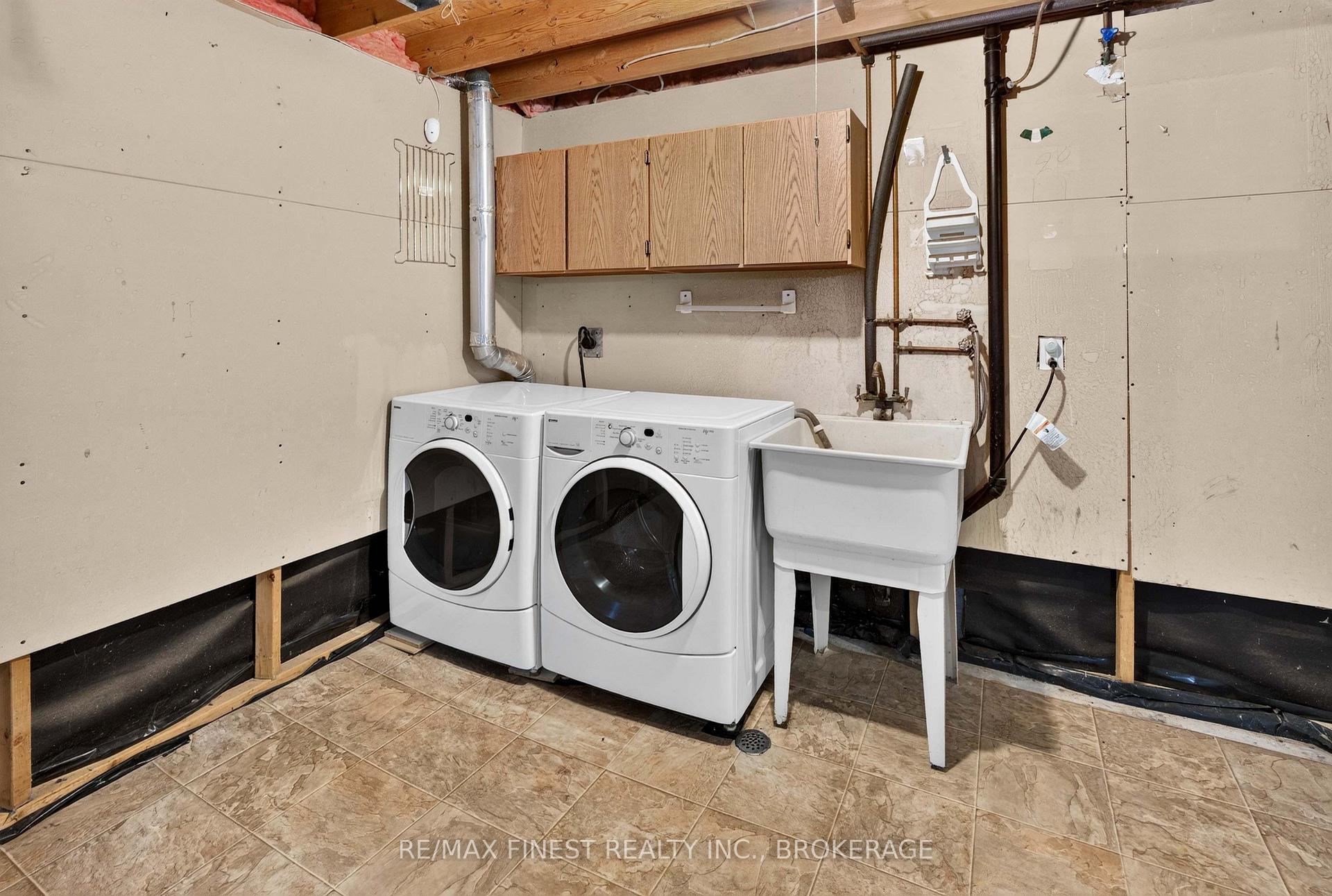 Photo 36 of 886 Bridle Path Crescent, Kingston, North of Taylor-Kidd Blvd — HOMEH