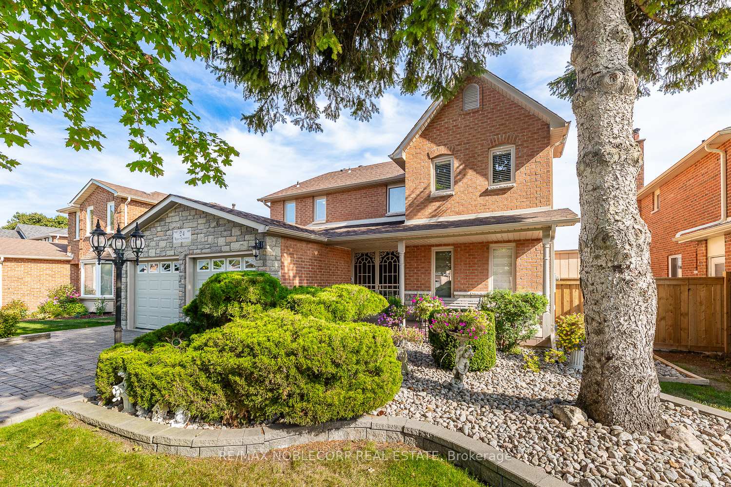 Photo 2 of 24 Egan Crescent, Caledon, Bolton North — HOMEH