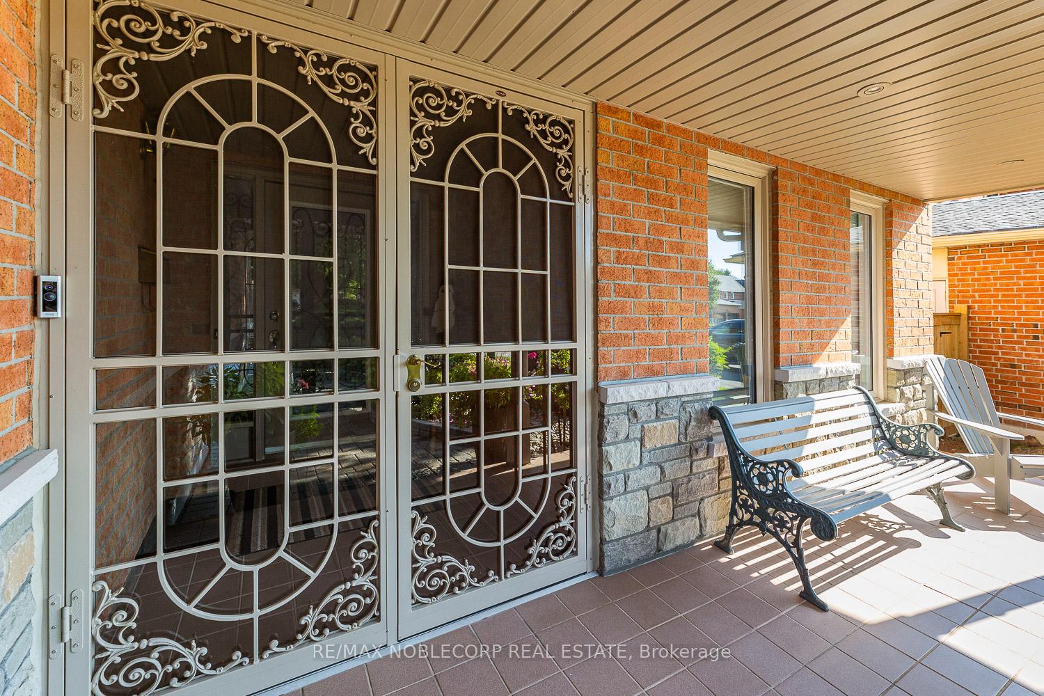 Photo 3 of 24 Egan Crescent, Caledon, Bolton North — HOMEH
