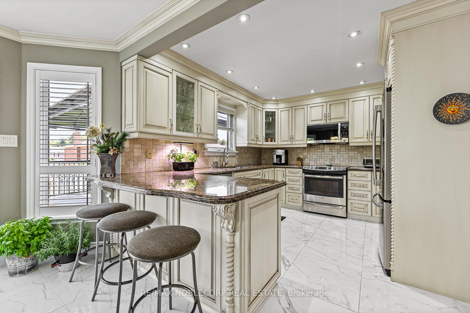 Photo 10 of 24 Egan Crescent, Caledon, Bolton North — HOMEH