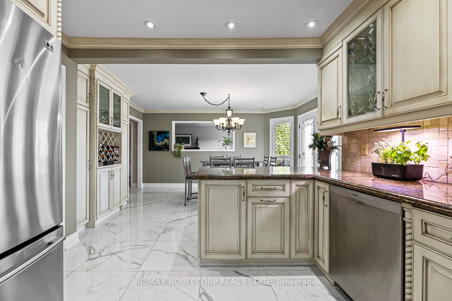 Photo 11 of 24 Egan Crescent, Caledon, Bolton North — HOMEH
