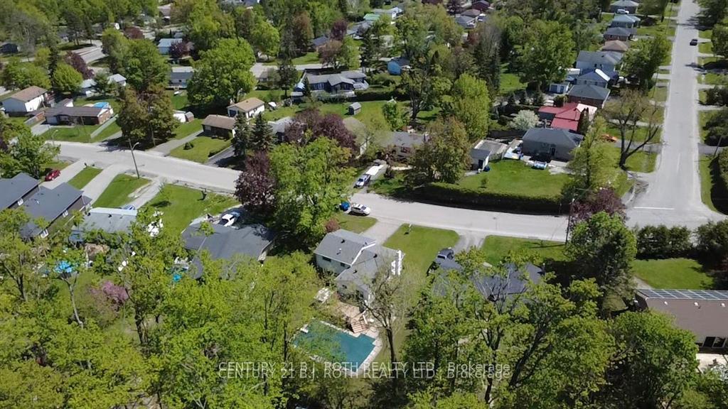 Photo 4 of 8 Sandra Drive, Orillia — HOMEH