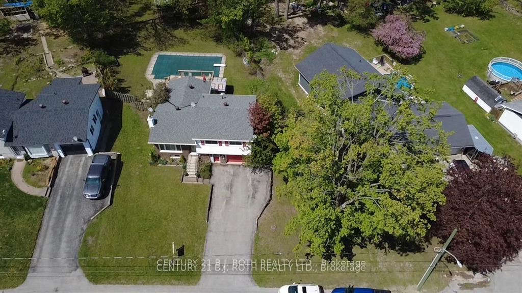 Photo 5 of 8 Sandra Drive, Orillia — HOMEH