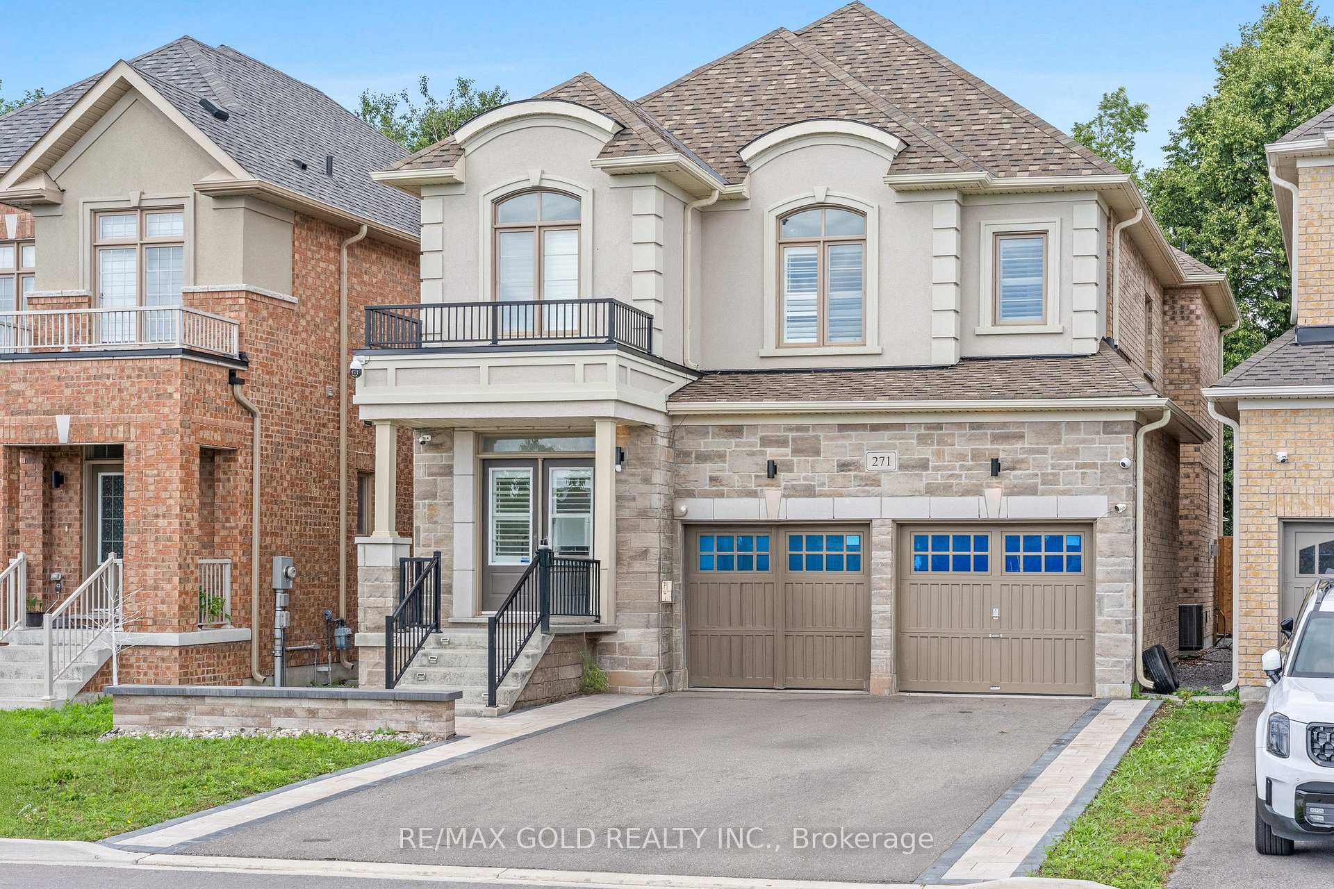 Photo 2 of 271 Fleetwood Drive, Oshawa, Eastdale — HOMEH