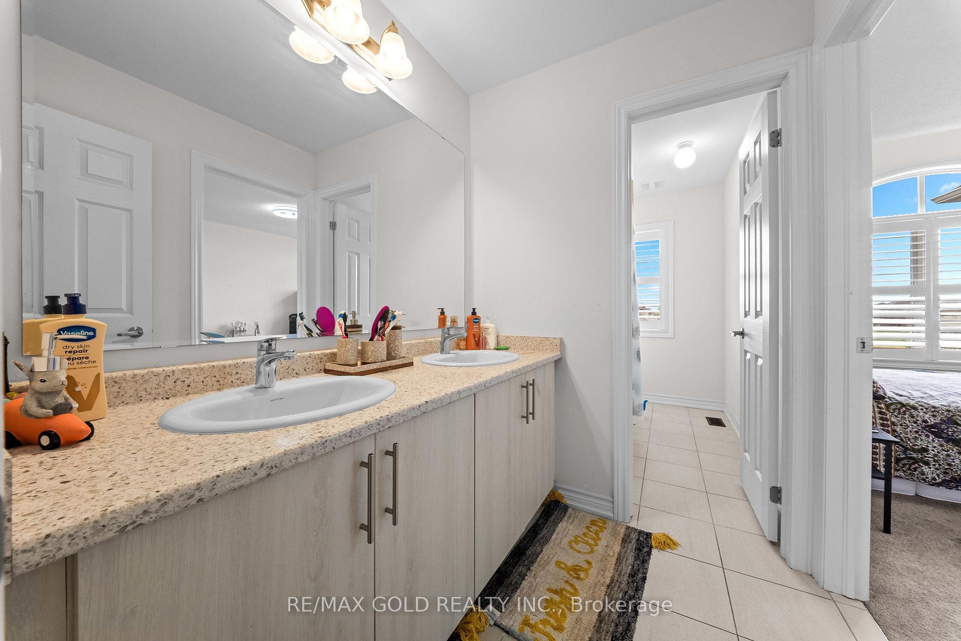 Photo 33 of 271 Fleetwood Drive, Oshawa, Eastdale — HOMEH