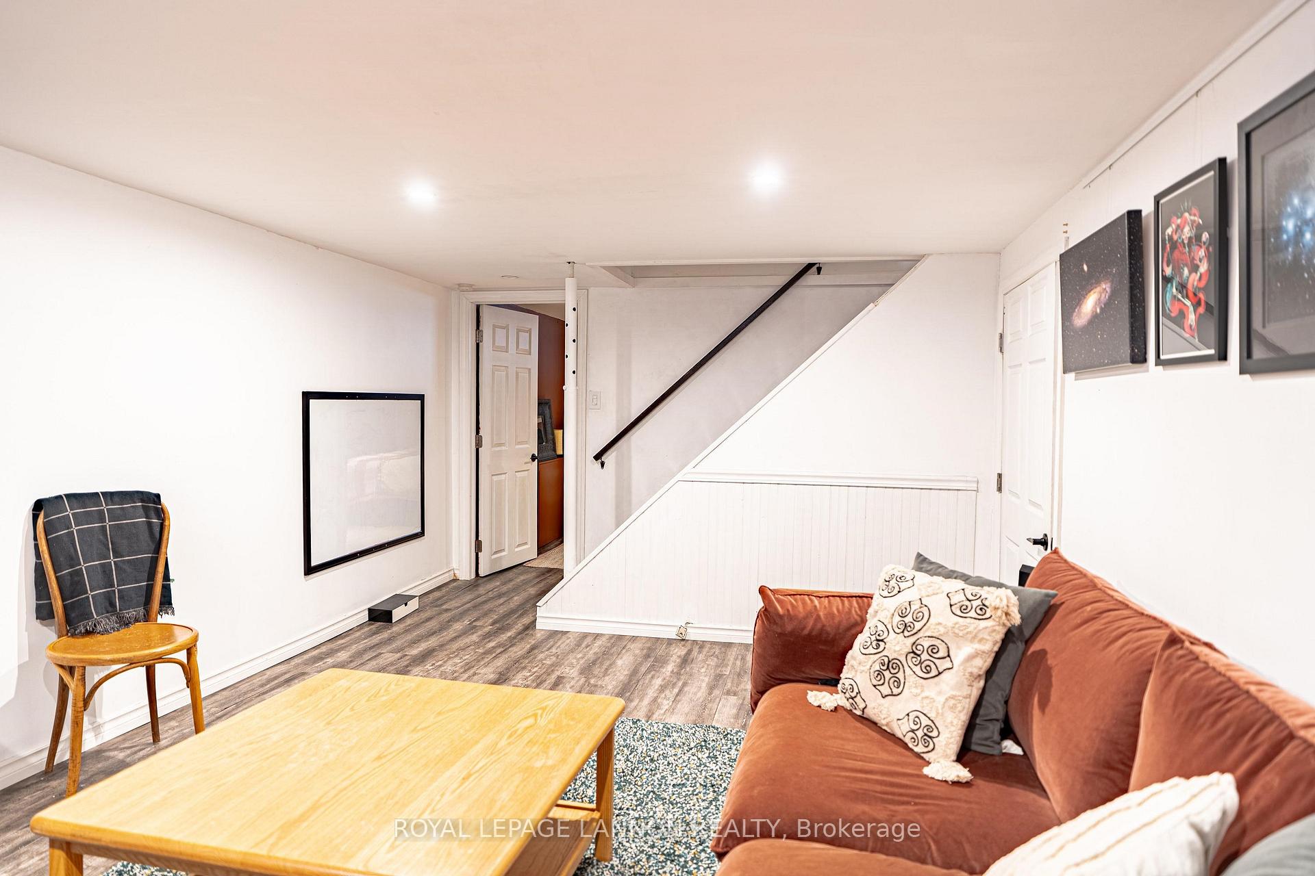 Photo 5 of 2029 Hamilton Ave., Thunder Bay, Hyde Park — HOMEH