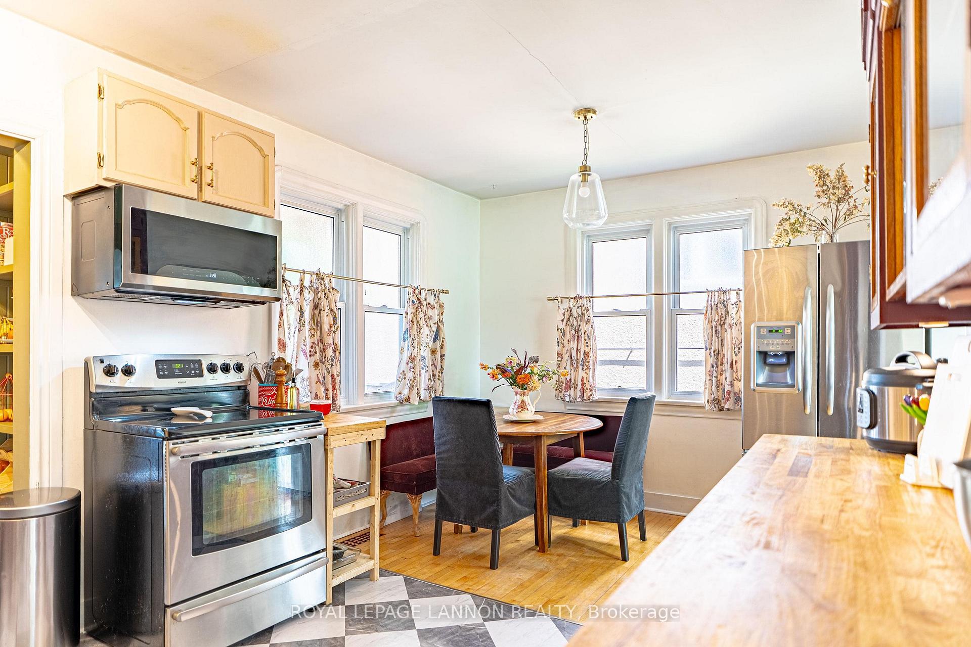 Photo 8 of 2029 Hamilton Ave., Thunder Bay, Hyde Park — HOMEH