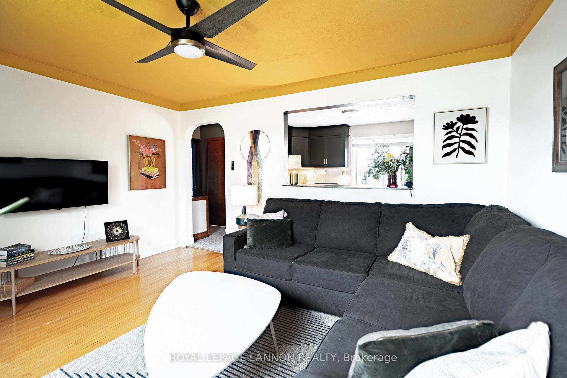 Photo 12 of 2029 Hamilton Ave., Thunder Bay, Hyde Park — HOMEH