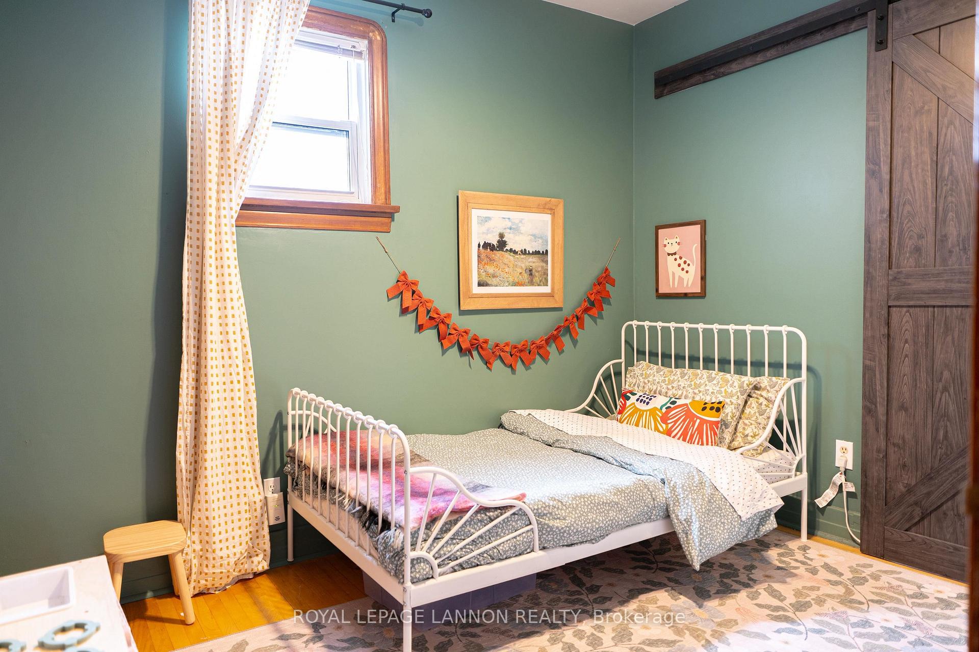 Photo 21 of 2029 Hamilton Ave., Thunder Bay, Hyde Park — HOMEH