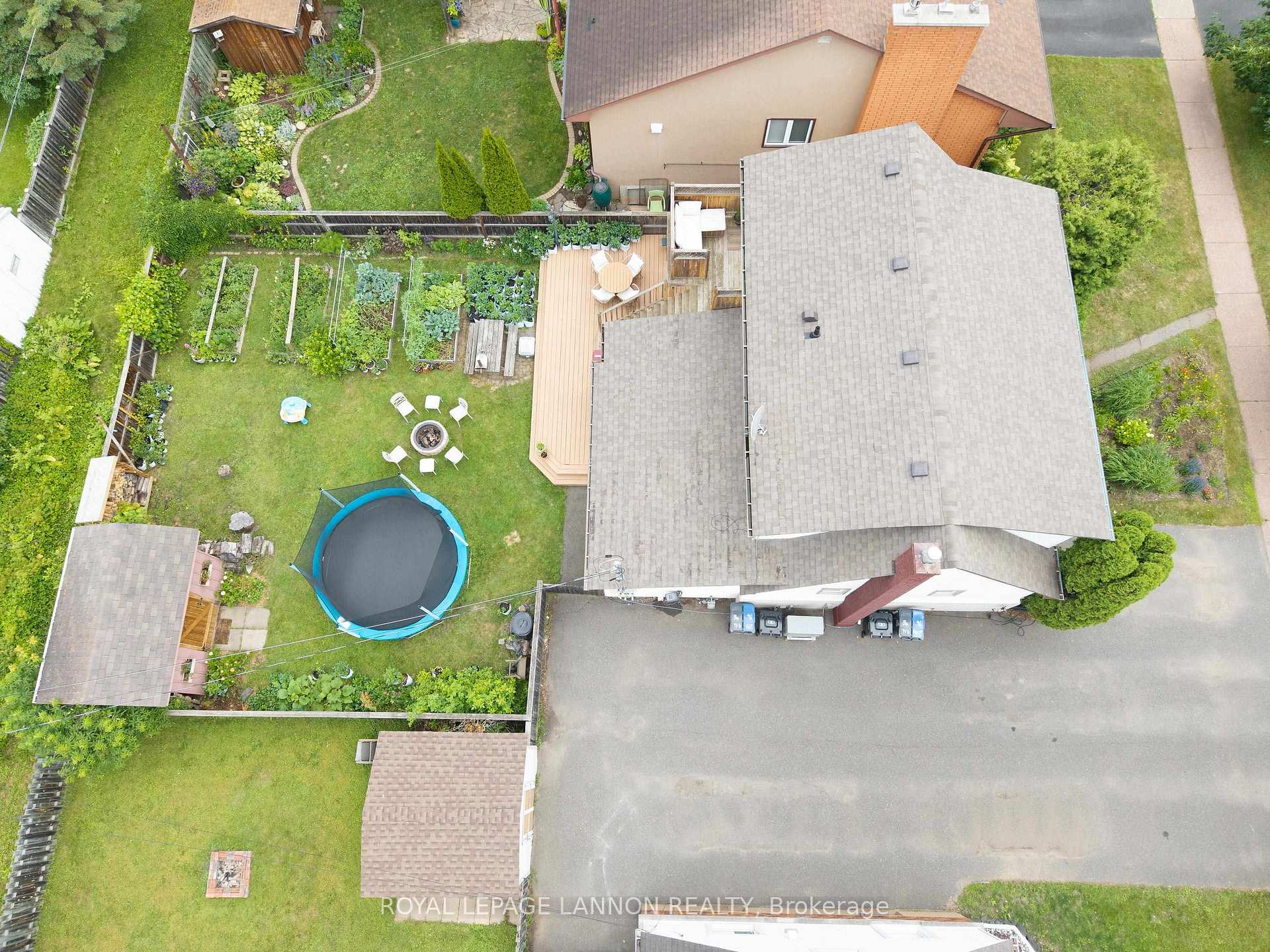 Photo 33 of 2029 Hamilton Ave., Thunder Bay, Hyde Park — HOMEH