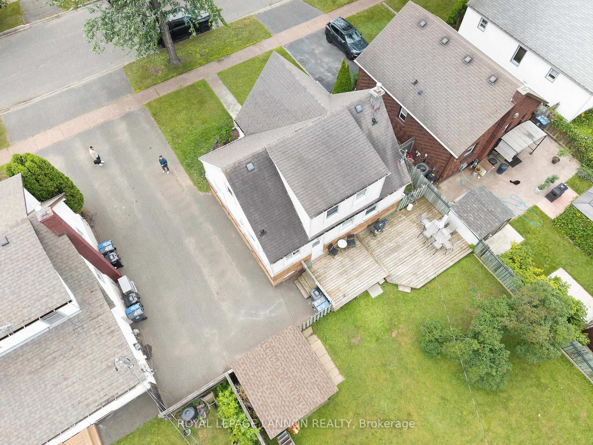 Photo 34 of 2029 Hamilton Ave., Thunder Bay, Hyde Park — HOMEH
