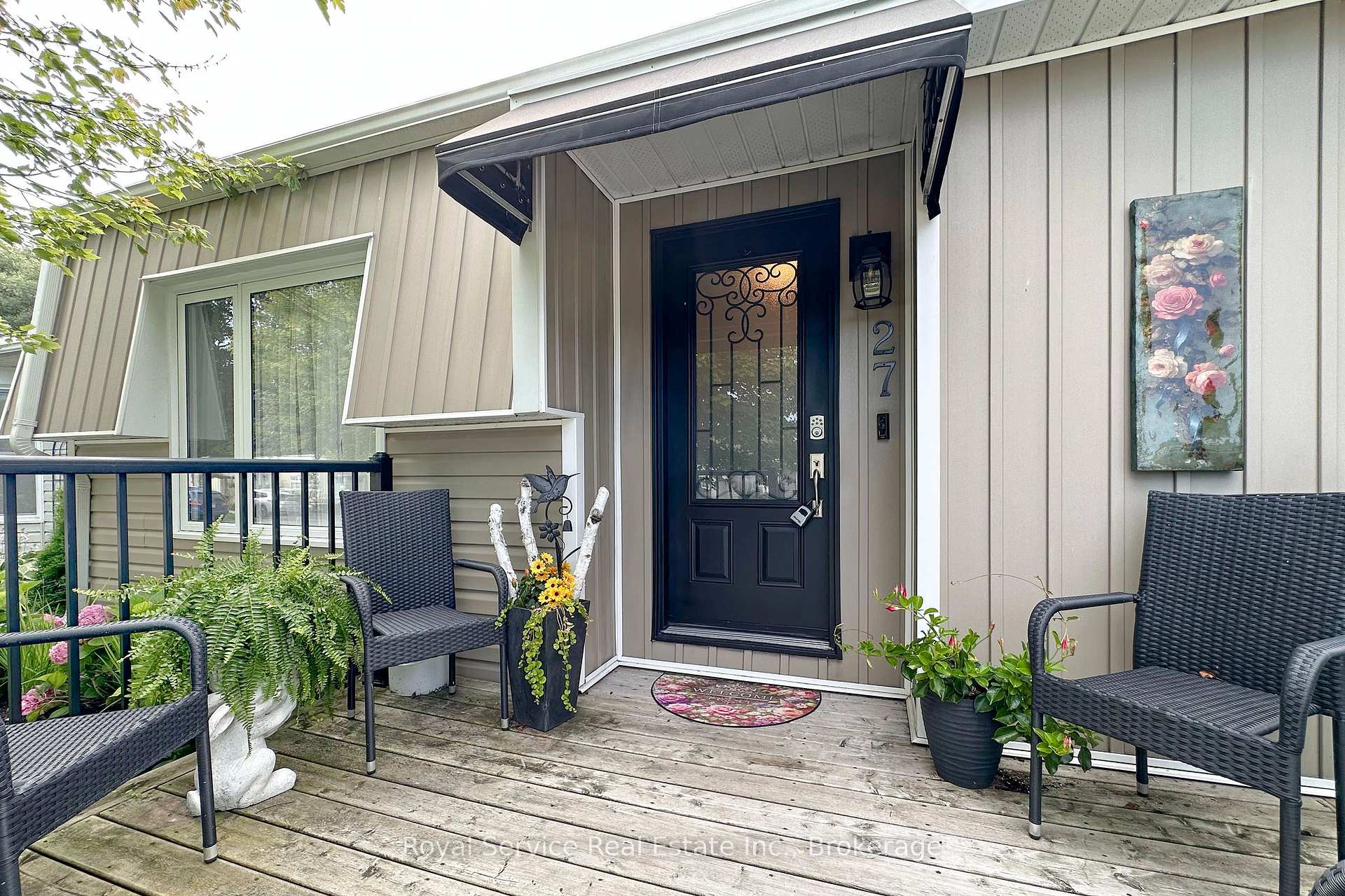 Photo 3 of 27 Cornerbrook Court, Clarington, Newcastle — HOMEH