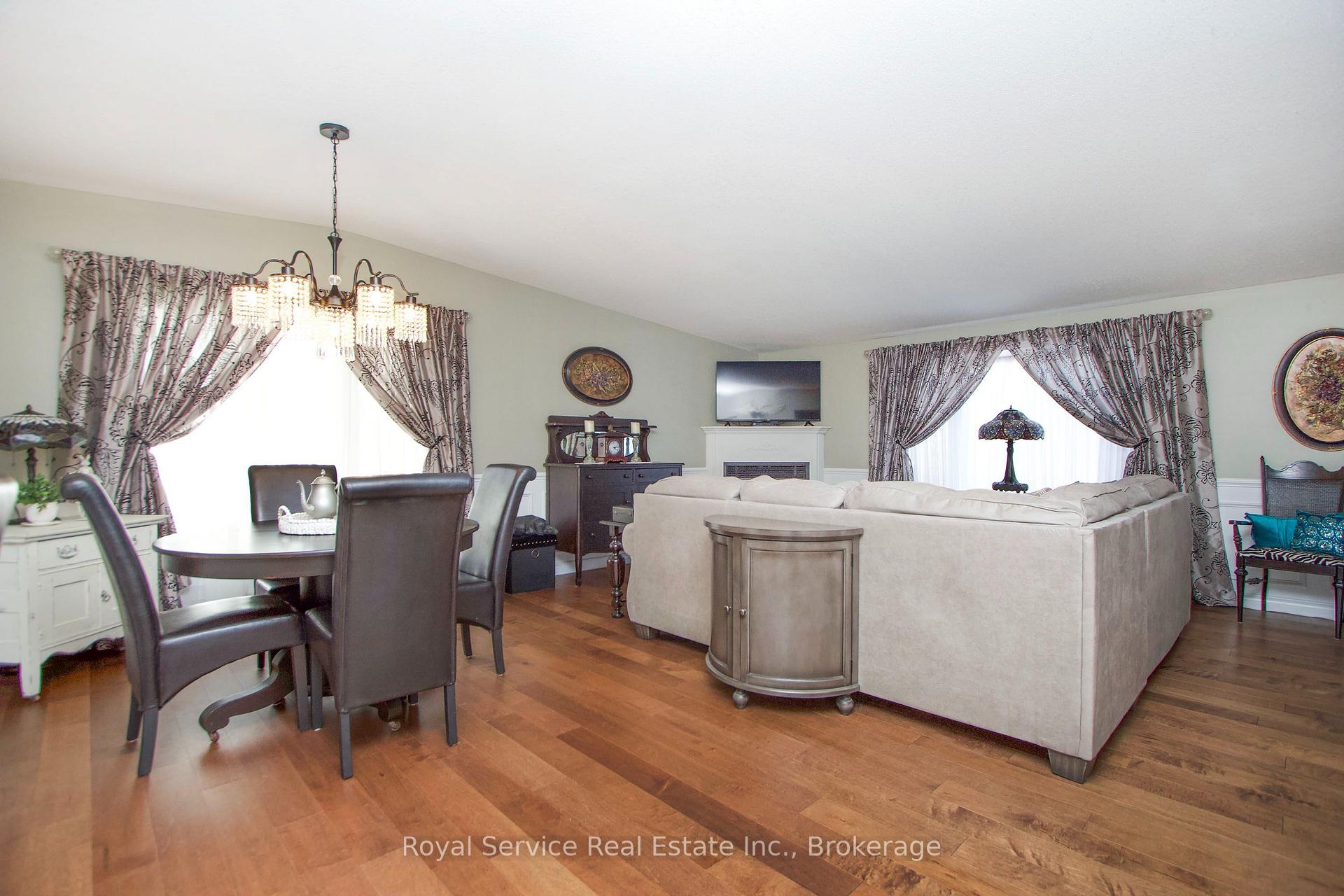 Photo 8 of 27 Cornerbrook Court, Clarington, Newcastle — HOMEH