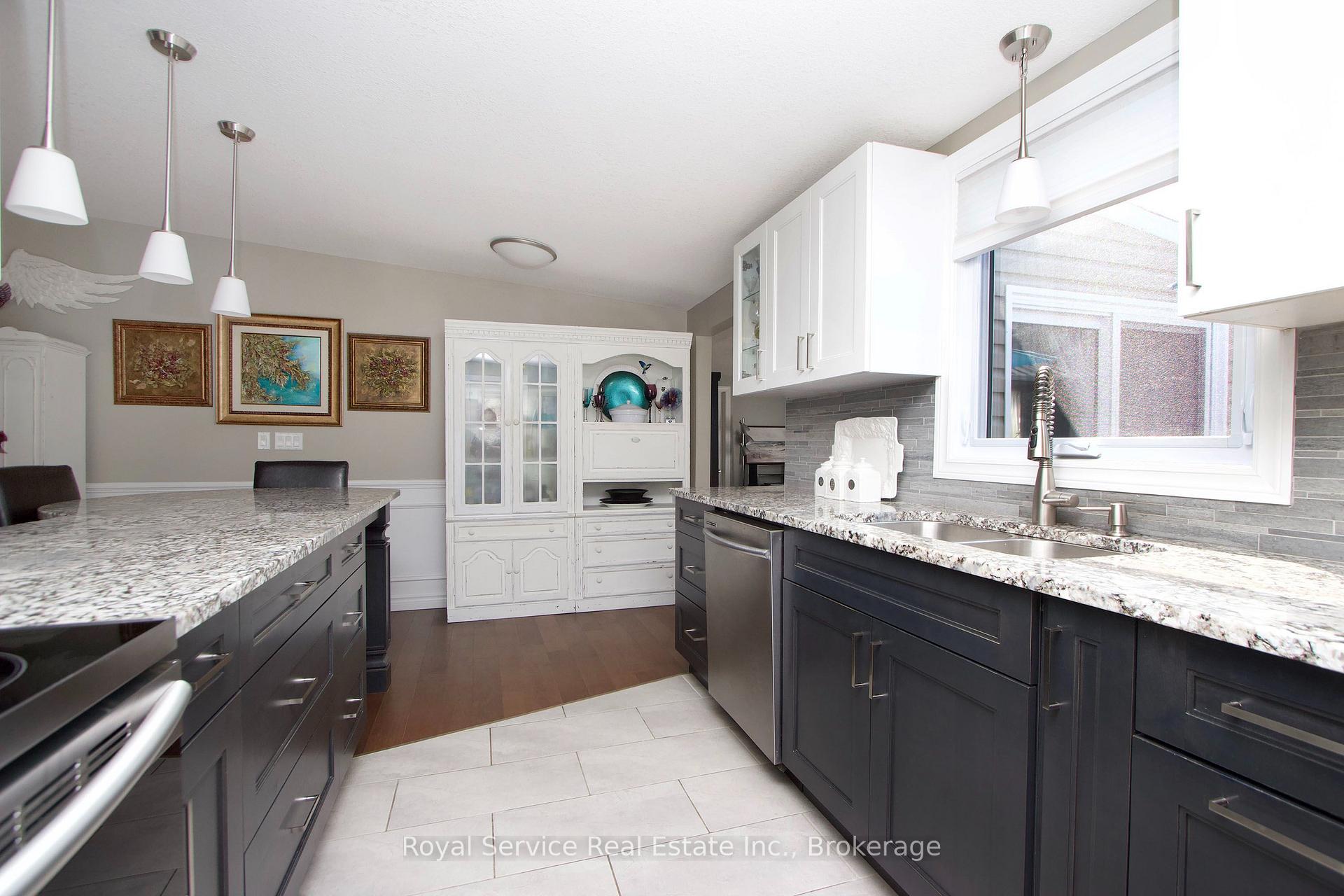 Photo 16 of 27 Cornerbrook Court, Clarington, Newcastle — HOMEH